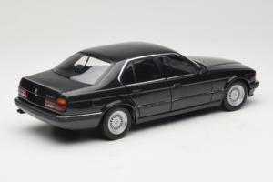 BMW 730i E32 Black Metallic Minichamps 1:18 100023002 Métal — image 3 sur 8