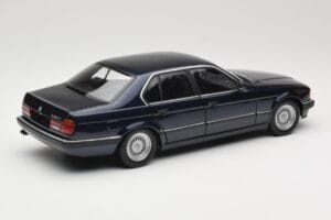 BMW 730i E32 Bleu Métallisé Minichamps 1:18 100023006 Métal — image 3 sur 8