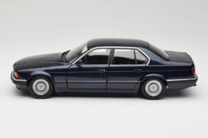 BMW 730i E32 Bleu Métallisé Minichamps 1:18 100023006 Métal — image 4 sur 8