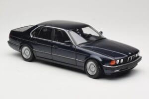 BMW 730i E32 Bleu Métallisé Minichamps 1:18 100023006 Métal — image 6 sur 8