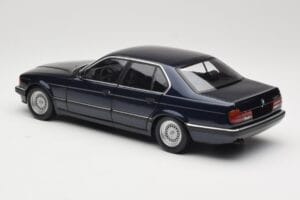 BMW 730i E32 Bleu Métallisé Minichamps 1:18 100023006 Métal — image 7 sur 8