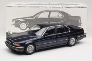 BMW 730i E32 Bleu Métallisé Minichamps 1:18 100023006 Métal — image 8 sur 8
