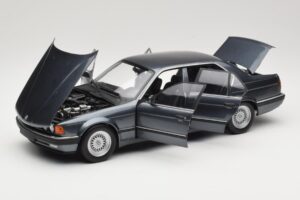 BMW 730i E32 Grey Metallic Minichamps 1:18 100023005 Métal — image 2 sur 8