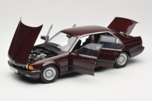 BMW 730i E32 Red Metallic Minichamps 1:18 100023001 Métal — image 2 sur 8