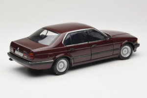 BMW 730i E32 Red Metallic Minichamps 1:18 100023001 Métal — image 3 sur 8