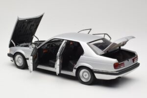 BMW 730i E32 Argent Minichamps 1:18 100023000 Métal — image 5 sur 8