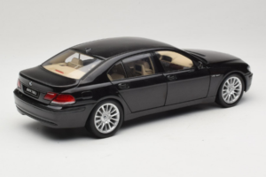 BMW 760Li E66 Individual Noir Kyosho 1:18 08573RB Métal — image 3 sur 8