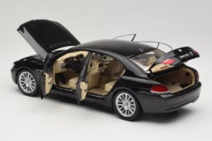 BMW 760Li E66 Individual Noir Kyosho 1:18 08573RB Métal — image 5 sur 8