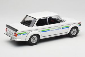 BMW Alpina 2002 E10 Turbo Blanc MCG 1:18 MCG18409-R Métal — image 2 sur 6