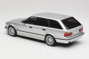 BMW Alpina B10 E34 4.6 Touring Argent MCG 1:18 MCG18332MCW Métal — image 5 sur 6