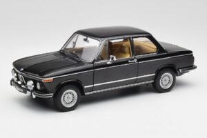 BMW 2002 L E10 Noir AUTOart 1:18 70603 Métal