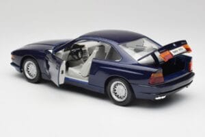 BMW E31 850i Mauritius Bleu Maisto 1:18 438813100299 Métal — image 5 sur 8