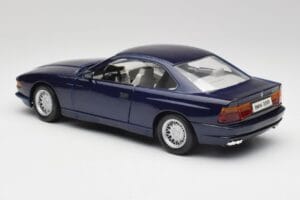 BMW E31 850i Mauritius Bleu Maisto 1:18 438813100299 Métal — image 7 sur 8