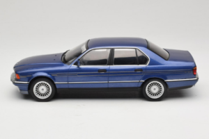 BMW Alpina B11 E32 3.5 Metallic Blue MCG 1:18 MCG18232 Métal — image 3 sur 6