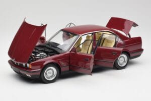 BMW 535i E34 Rouge Minichamps 1:18 100024002 Métal — image 2 sur 8