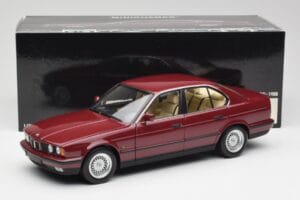 BMW 535i E34 Rouge Minichamps 1:18 100024002 Métal — image 8 sur 8
