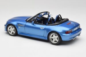 BMW Z3 E36 M Roadster Estoril Blue Bburago 1:18 3349-M1 Métal — image 7 sur 8