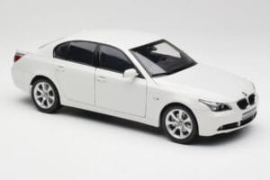 BMW E60 545i Alpine Blanc Kyosho 1:18 08591W Métal — image 6 sur 8