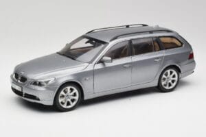 BMW 545i E61 Touring Gris Clair Kyosho 1:18 80430308414 Métal