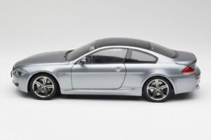 BMW M6 E63 Silver Gris Kyosho 1:18 08703GR Métal — image 4 sur 8