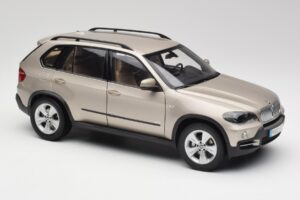 BMW X5 E70 4.8i Platinum Bronze Métallique Kyosho 1:18 80430413413 Métal — image 6 sur 8