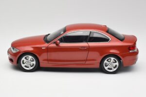 BMW 1 E82 Coupé Orange Kyosho 1:18 80430427064 Métal — image 4 sur 8