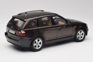 BMW X3 E83 3.0d Marron Foncé Métallique Kyosho 1:18 80430300736 Métal — image 3 sur 8