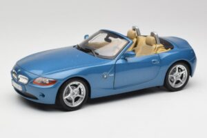 BMW Z4 E85 Maldives Blue Bburago 1:18 34046BLUE Métal