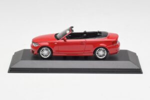 BMW Série 1 E88 Cabriolet Rouge Cramoisi Minichamps 1:43 431026230 Métal