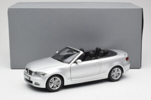 BMW 135i E88 Cabriolet Titan Argent Kyosho 1:18 80430427021 Métal — image 8 sur 8