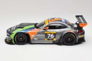 BMW Z4 E89 GT3 #76 Schubert Motorsport Dubai 24 Hours 2014 Minichamps 1:18 151142376 Métal — image 3 sur 6