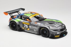 BMW Z4 E89 GT3 #76 Schubert Motorsport Dubai 24 Hours 2014 Minichamps 1:18 151142376 Métal — image 4 sur 6