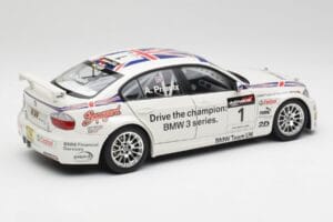 BMW E90 320si #1 A. Priaulx WTCC Champion 2006 Kyosho 1:18 80430429067 Métal — image 3 sur 8