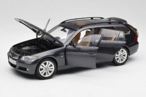 BMW 330i E91 Touring Gris Foncé Kyosho 1:18 80430394360 Métal — image 2 sur 8