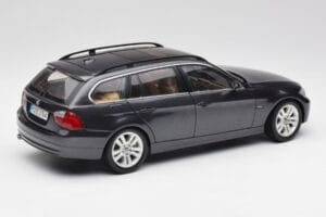 BMW 330i E91 Touring Gris Foncé Kyosho 1:18 80430394360 Métal — image 3 sur 8