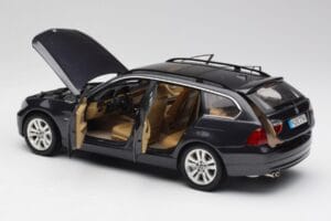 BMW 330i E91 Touring Gris Foncé Kyosho 1:18 80430394360 Métal — image 5 sur 8
