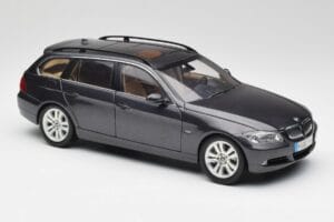 BMW 330i E91 Touring Gris Foncé Kyosho 1:18 80430394360 Métal — image 6 sur 8