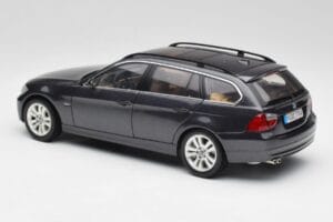 BMW 330i E91 Touring Gris Foncé Kyosho 1:18 80430394360 Métal — image 7 sur 8