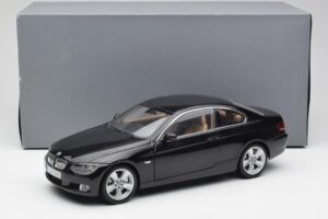 BMW 3 E92 Coupé Noir Kyosho 1:18 80430407222 Métal — image 8 sur 8