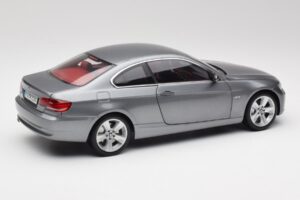 BMW 330i E92 Coupé Gris Métallisé Kyosho 1:18 80430407220 Métal — image 3 sur 8