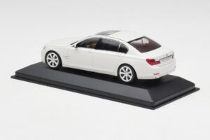 BMW 750Li F02 Blanc Minichamps 1:43 80420445201 Métal — image 3 sur 5