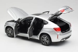 BMW X6 M F86 Argent Norev 1:18 183200 Métal — image 5 sur 8