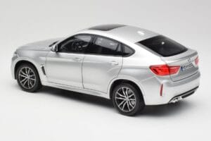 BMW X6 M F86 Argent Norev 1:18 183200 Métal — image 7 sur 8