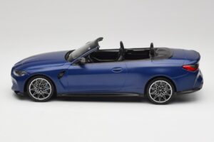 BMW M4 G82 Cabriolet Frozen Portimao Blue Minichamps 1:18 155021030 Métal — image 3 sur 6