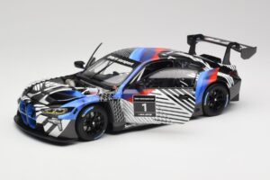 BMW M4 GT3 G82 #1 Test Version 2021 Minichamps 1:18 113222003 Métal — image 2 sur 8