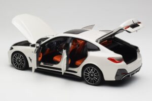 BMW i4 M50 G26 Alpine White Minichamps 1:18 110023011 Métal — image 5 sur 8
