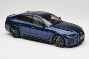 BMW i4 M50 G26 Portimao Blue Minichamps 1:18 110023012 Métal — image 6 sur 8