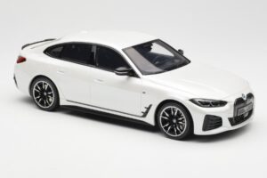 BMW i4 M50 G26 Mineral Blanc Métallisé Otto 1:18 OT1074 Résine — image 4 sur 6