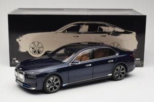 BMW i7 G70 Blue Metallic Minichamps 1:18 110023202 Métal — image 8 sur 8