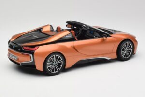 BMW i8 Roadster E-Cuivre Minichamps 1:18 80432454784 Métal — image 2 sur 6